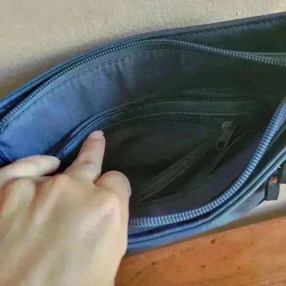 Beautiful! BUENO Navy Blue Crossbody Bag Adjustable Faux Laether Silver Zippers - Picture 4 of 10